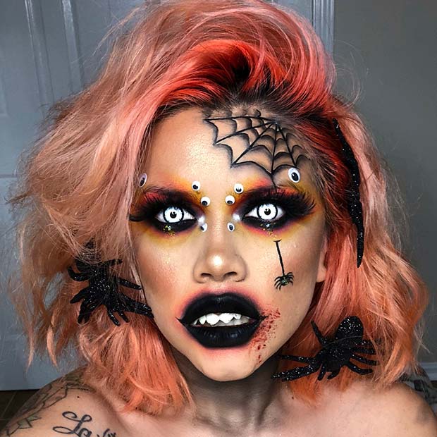 Maquillage Halloween effrayant avec des araignées