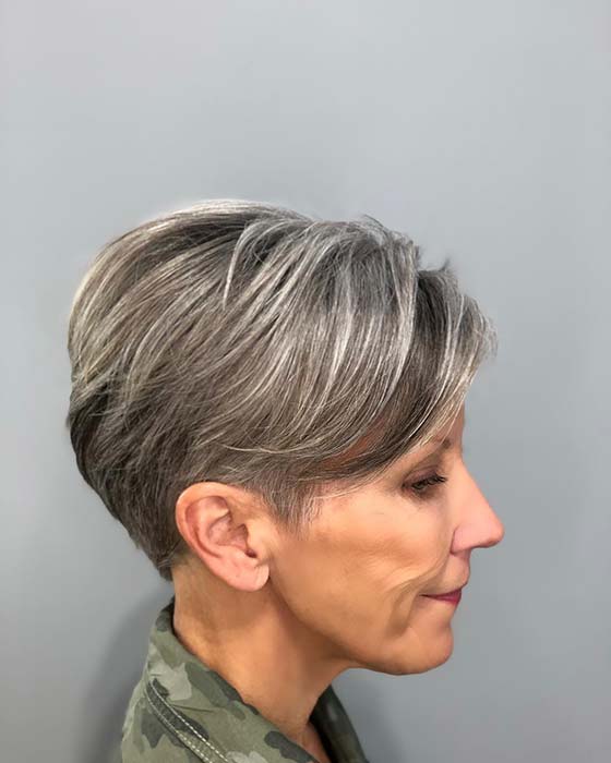 Idée de cheveux gris courts