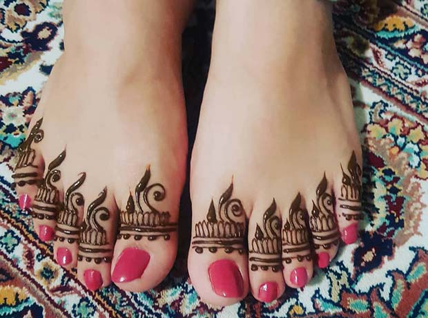 Henna Design for the toes