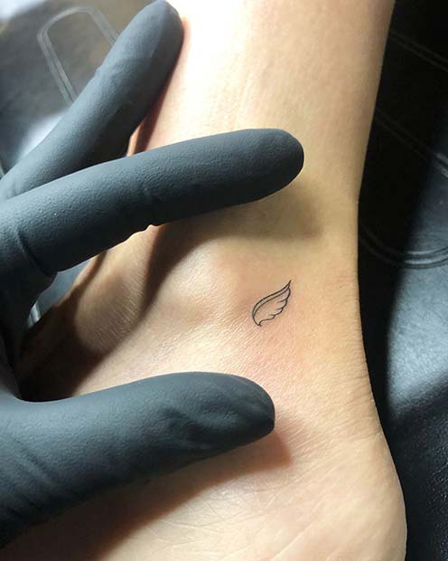 Petit tatouage d'aile