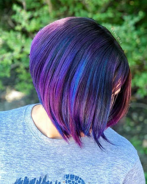 Cheveux bleu foncé et violet