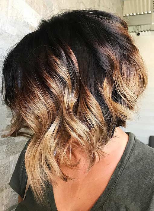 Στοιβαγμένος Μπομπ με Balayage Highlights