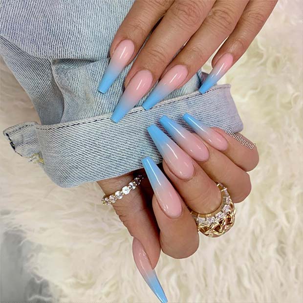 Baby Blue και Nude Ombre Nails