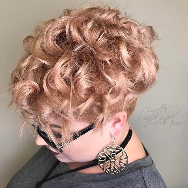 Idée de cheveux en or rose clair
