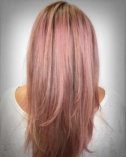 Idée de cheveux raides en or rose