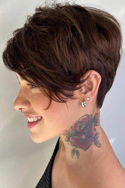 Pixie Cut με Long Side Bangs