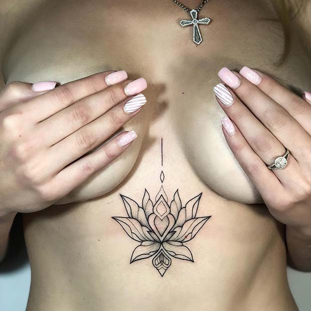 Belle idée de tatouage de sternum de lotus