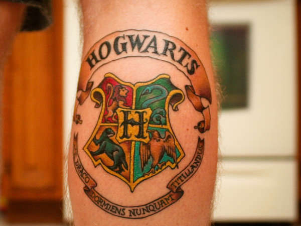 Hogwarts Cool School Crest