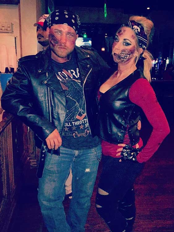 Idée de costume d'Halloween pour couple de motards zombies