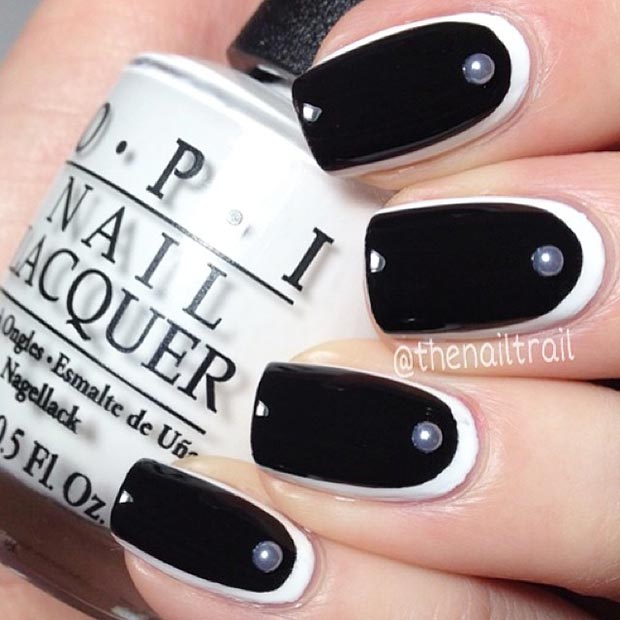 Ongles en demi-lune noir et blanc