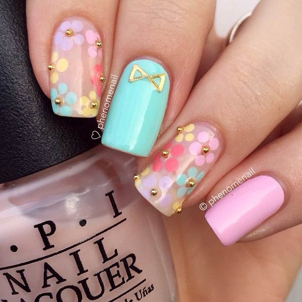 Conception d'ongles à fleurs pastel pour ongles longs