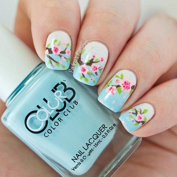 Magnifiques ongles en fleurs de cerisier