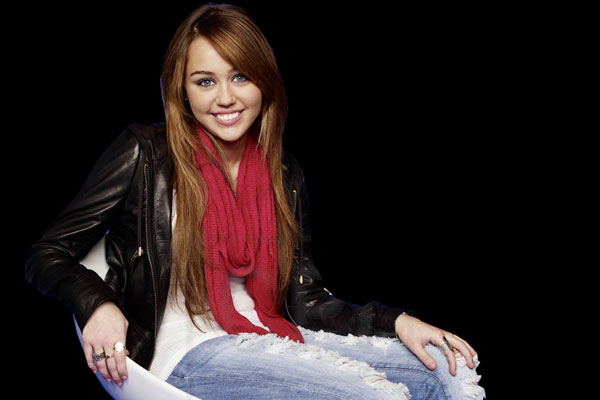 Miley Cyrus pose