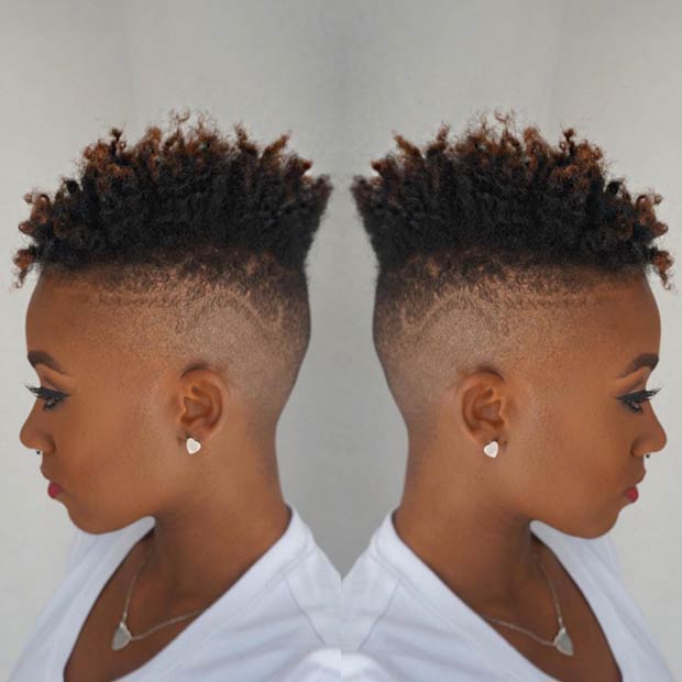 Coupe de cheveux naturelle pour les femmes noires