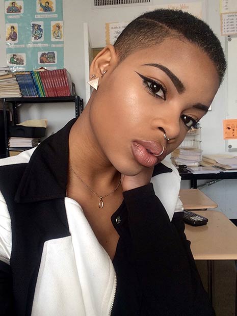 Coupe de cheveux Big Chop pour les femmes noires