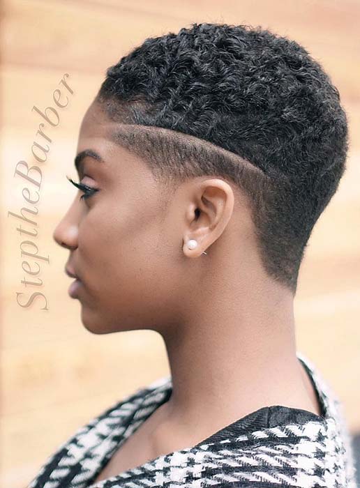 Cheveux naturels courts pour les femmes noires