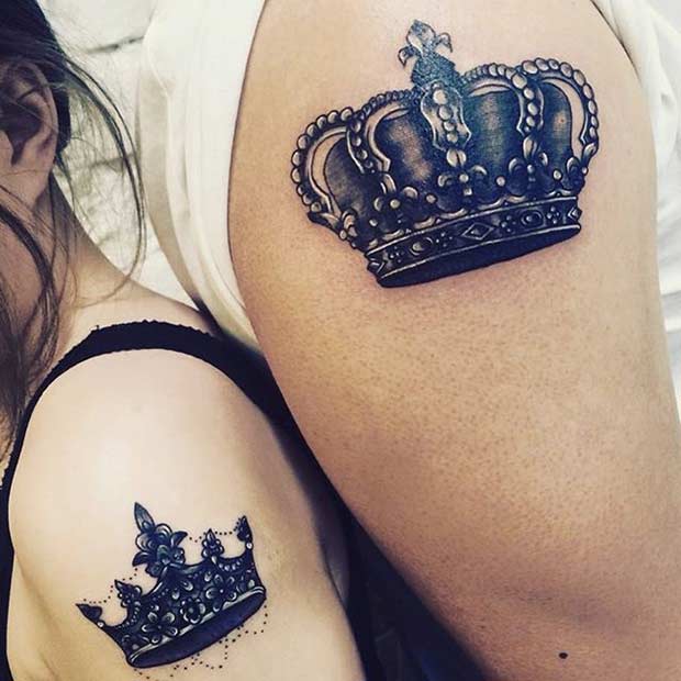 Tatouages ​​​​de bras de roi et de reine pour les couples