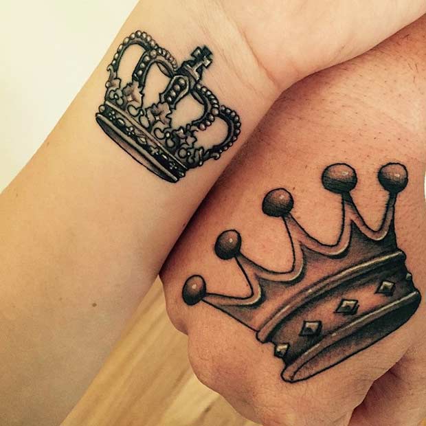 Conception de tatouage de couronne pour les couples