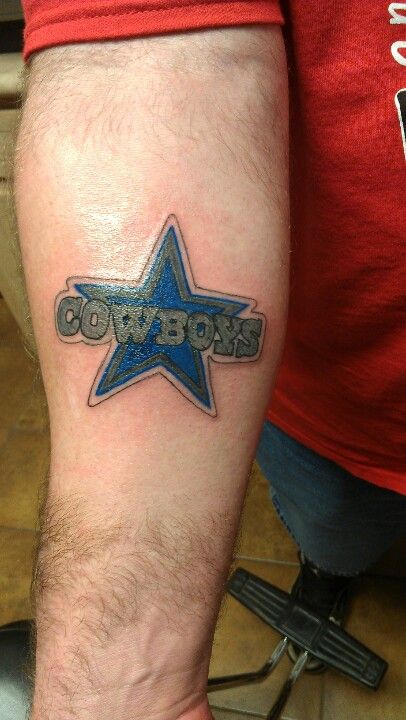 Tatouage de bras des cowboys de Dallas