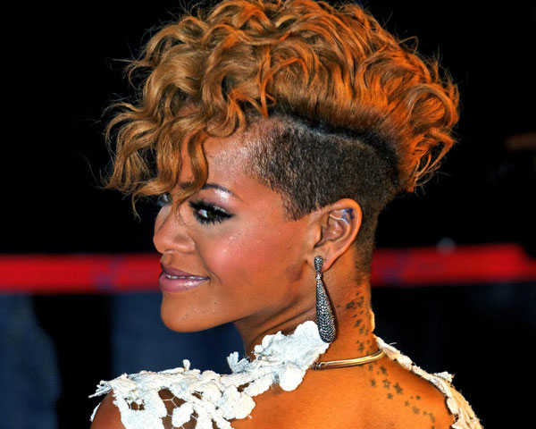 Rihanna Incroyable Coiffure