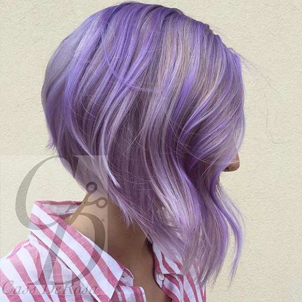 Coupe de cheveux Bob inversé violet pastel