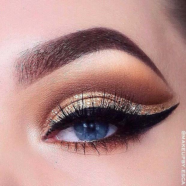 Maquillage Glam Gold avec Eyeliner