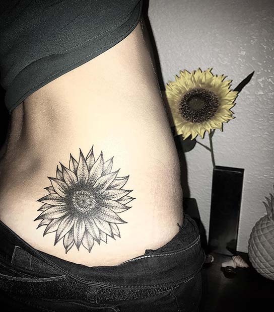 Grand tatouage de tournesol