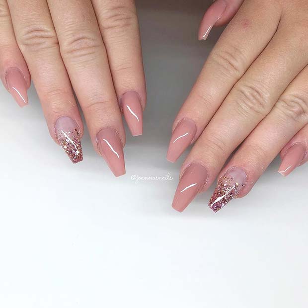 Ongles Nus avec Ongles Accents Glitter Ombre