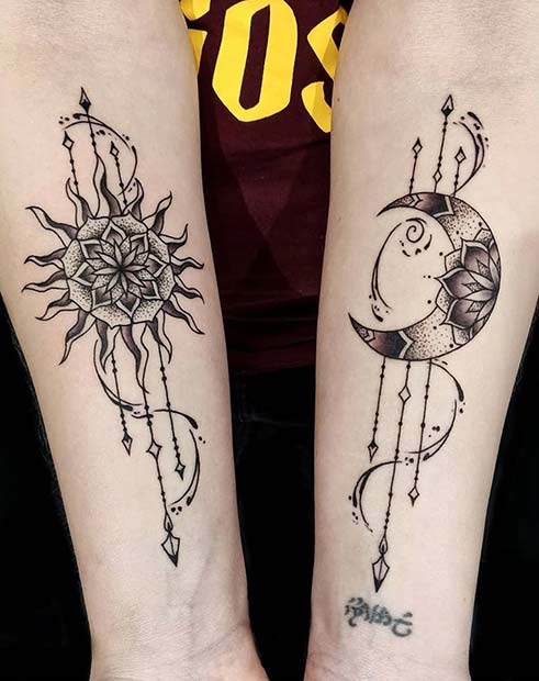 Tatouages ​​​​séparés du bras du soleil et de la lune