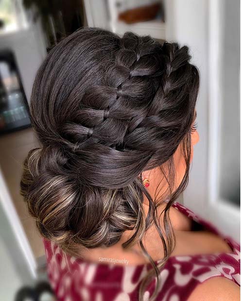 Updo עם שתי צמות צד