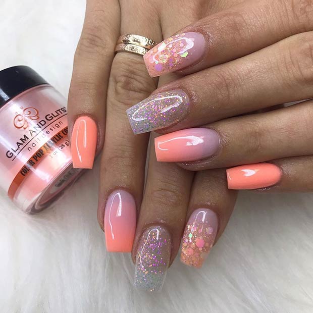 Χαριτωμένα Peachy και Glittery Nails