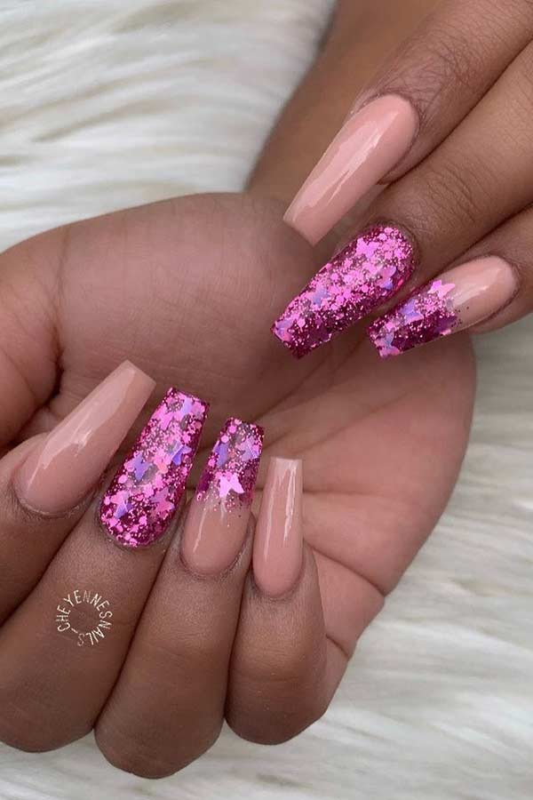 Γυμνά και ροζ Glitter Coffin Nails