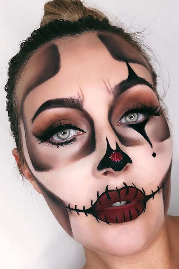 Beau maquillage de crâne de clown