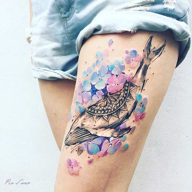 Ακουαρέλα Whale Thigh Tattoo Idea για γυναίκες