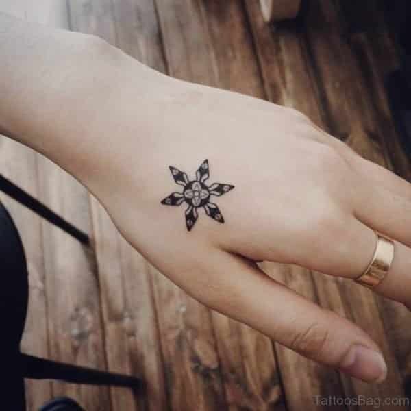Μοναδικά τατουάζ χεριών για γυναίκες