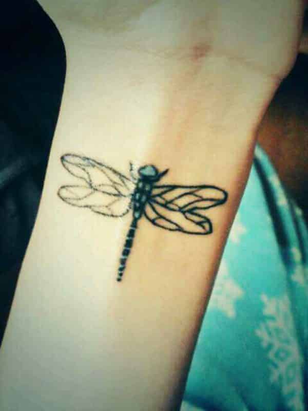 Κομψά τατουάζ Dragonfly για γυναίκες