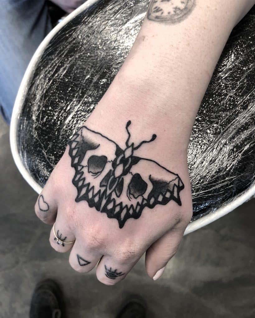 σκελετός πεταλούδα Τατουάζ χεριών για γυναίκες