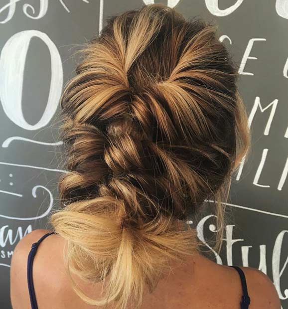 Twisted Updo ιδέα για λεπτά μαλλιά