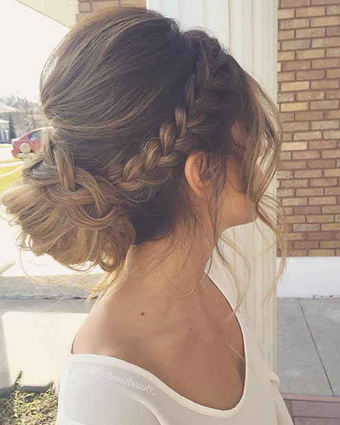 Πλεκτά σε χαμηλό κότσο Updo Hairstyle για Prom