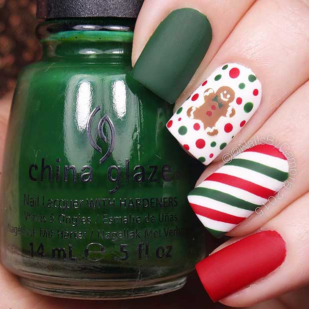 Χριστουγεννιάτικο ματ Gingerbread Nail Design