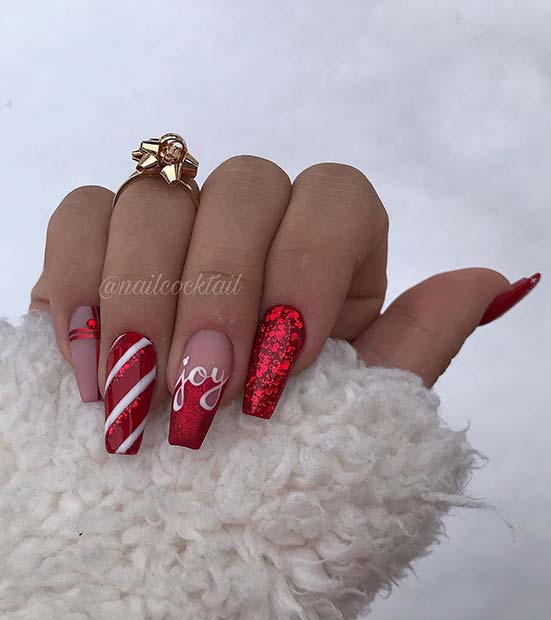 Ongles inspirés de Noël rouge festif