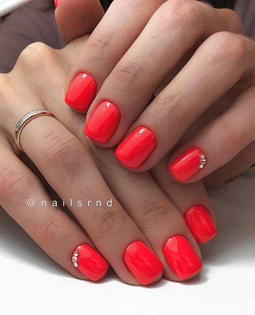 Ongles néon brillants avec cristaux