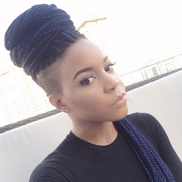 Box Braids High Bun με Ξυρισμένες Πλευρές