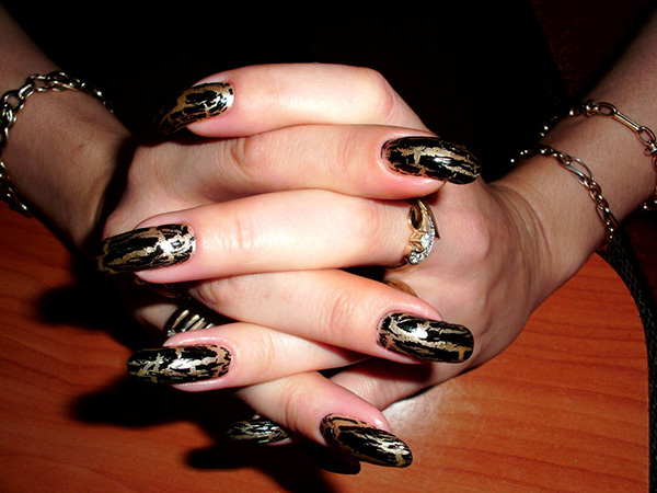 Ongles En Or Noir