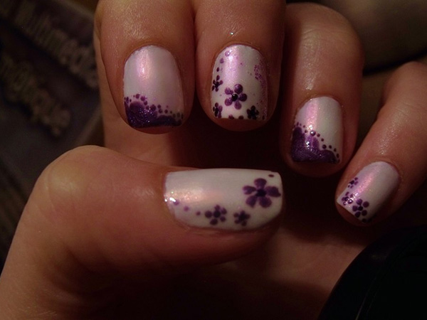 Ongles Fleur Violette