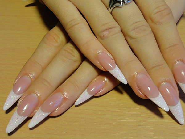 Ongles d'extension en acrylique