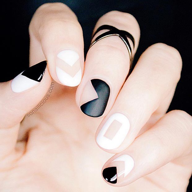 Conception d'ongles mat noir et blanc