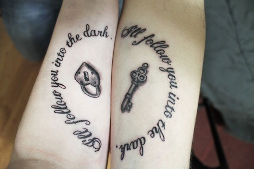 Θα σε ακολουθήσω στα σκοτεινά τατουάζ
