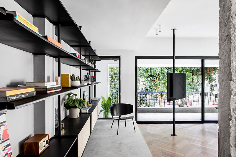 стил минимализъм в интериора на апартамента снимка черно -бяла |