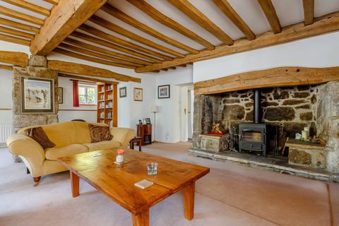 visitez cette belle ancienne ferme du XVIe siècle avec une annexe victorienne attenante